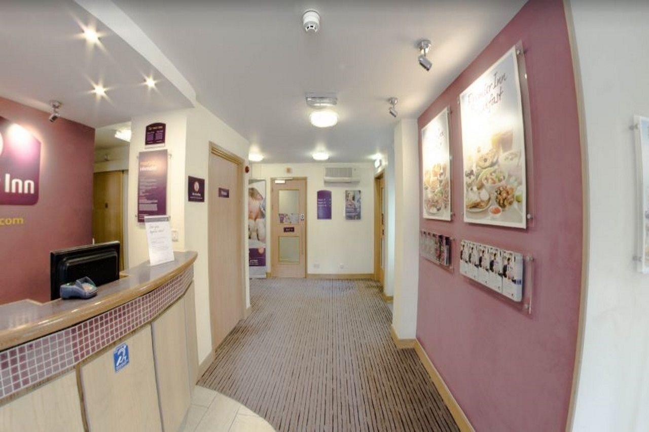 Premier Inn Portsmouth Horndean Экстерьер фото