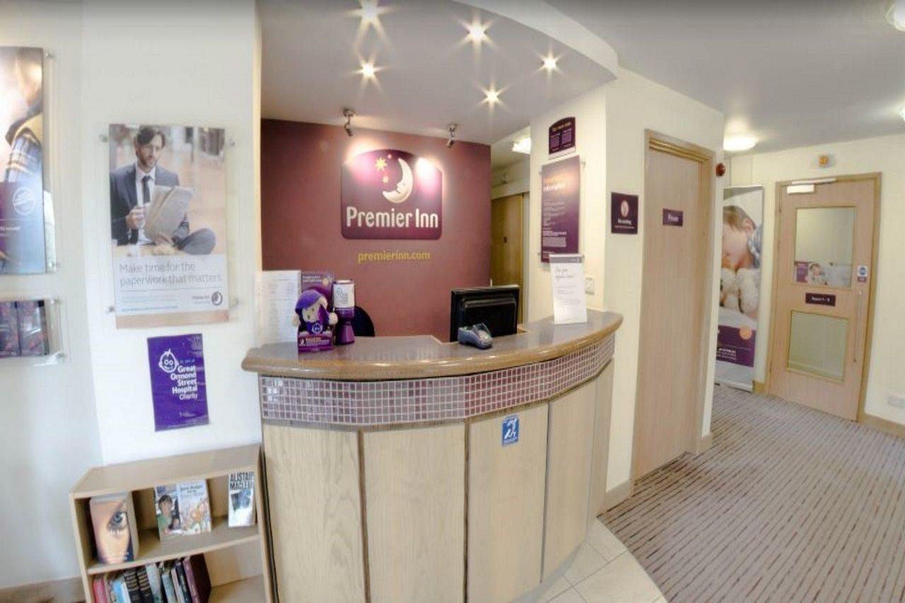 Premier Inn Portsmouth Horndean Экстерьер фото