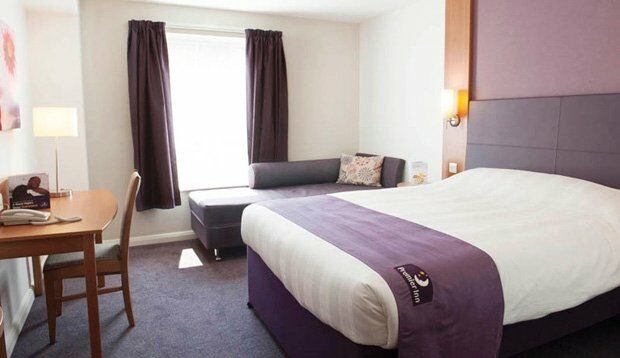 Premier Inn Portsmouth Horndean Экстерьер фото
